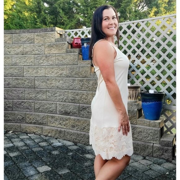 Taupe Beige New Scalloped Guipure Lace Dress Extender - Picture 2 of 6